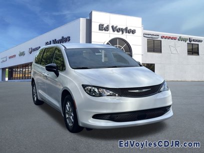 New 2025 Chrysler Voyager LX
