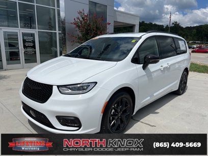 New 2026 Chrysler Pacifica Limited