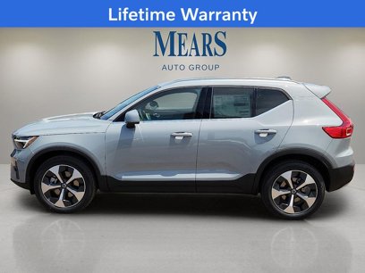 New 2025 Volvo XC40 B5 Plus w/ Protection Package Premier
