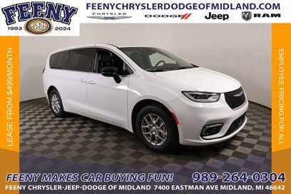 New 2025 Chrysler Pacifica Select