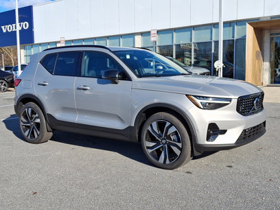 New 2025 Volvo XC40 B5 Ultra w/ Protection Package Premier