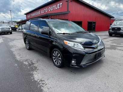 Used 2018 Toyota Sienna XLE