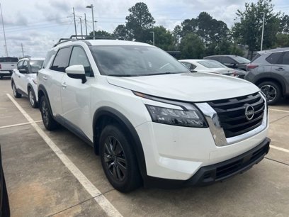 Used 2023 Nissan Pathfinder SV