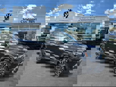 New 2025 Volkswagen Taos SE