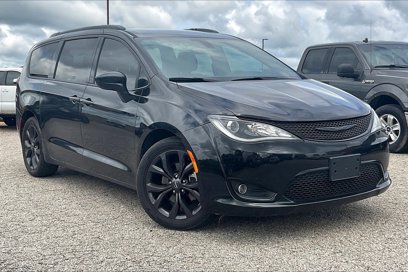 Used 2020 Chrysler Pacifica Touring-L Plus w/ S Appearance Package