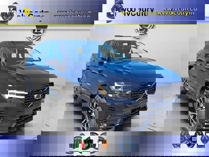 New 2025 Volvo XC60 B5 Core w/ Protection Package Premier