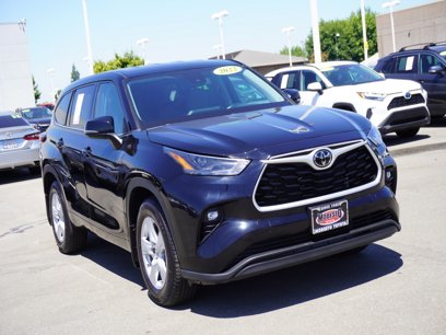 Used 2022 Toyota Highlander LE