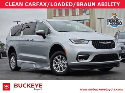 Used 2023 Chrysler Pacifica Touring-L