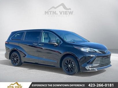 Used 2022 Toyota Sienna XLE