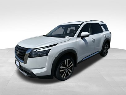 New 2025 Nissan Pathfinder Platinum w/ Cargo Package