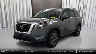 New 2025 Nissan Pathfinder SL w/ SL Premium Package