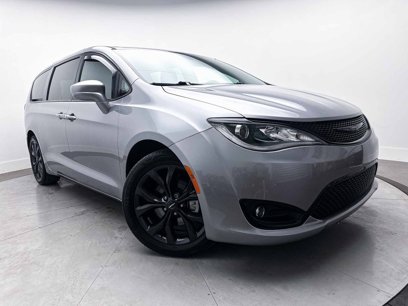 Used 2020 Chrysler Pacifica Touring w/ S Appearance Package
