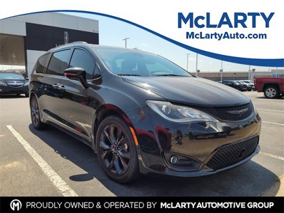 Used 2019 Chrysler Pacifica Limited w/ Advanced Safetytec Group