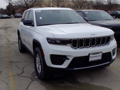 New 2025 Jeep Grand Cherokee Laredo w/ MOPAR Finishing Package