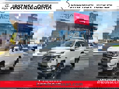 New 2025 Nissan Frontier SV w/ SV Convenience Package