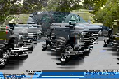New 2025 Ford F250 Lariat w/ Chrome Package