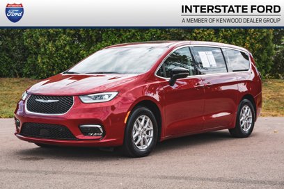 Used 2024 Chrysler Pacifica Touring-L