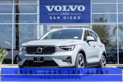 New 2025 Volvo XC40 B5 Core w/ Protection Package Premier