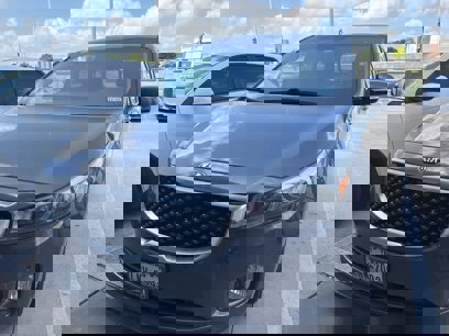 Used 2017 Kia Sedona SX