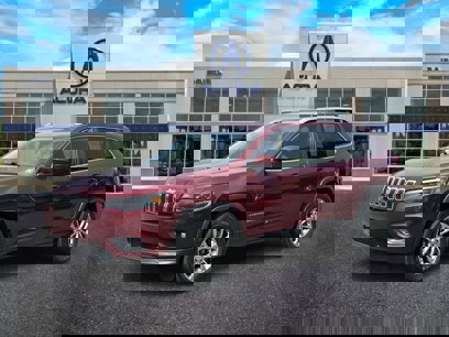 Used 2019 Jeep Cherokee Latitude Plus w/ Comfort/Convenience Group