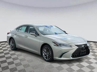 New 2025 Lexus ES 300h w/ Luxury Package