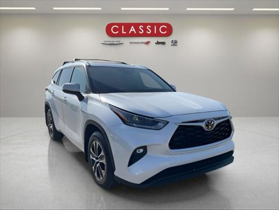 Used 2021 Toyota Highlander XLE