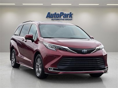 Used 2021 Toyota Sienna XLE w/ XLE Plus Package