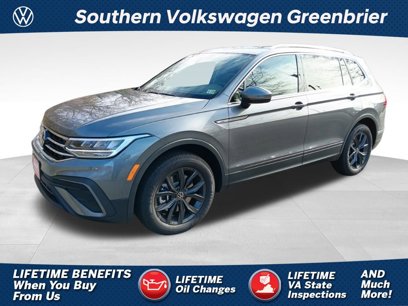 New 2024 Volkswagen Tiguan SE w/ Panoramic Sunroof Package