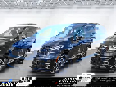 New 2023 Chrysler Pacifica Limited