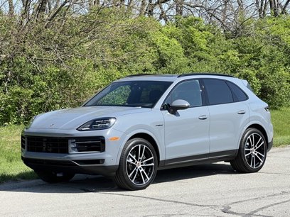 Certified 2025 Porsche Cayenne E-Hybrid w/ Premium Package Plus