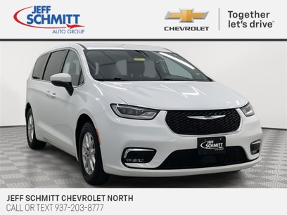 Used 2023 Chrysler Pacifica Touring-L