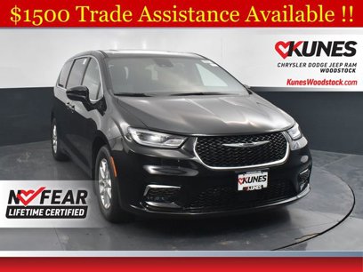New 2025 Chrysler Pacifica Select