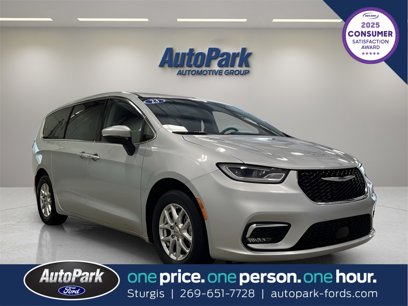 Used 2023 Chrysler Pacifica Touring-L