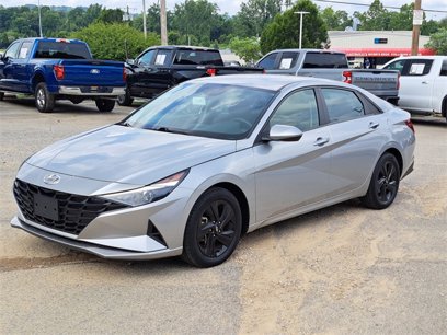 Used 2023 Hyundai Elantra SEL