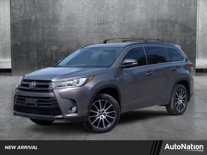 Used 2017 Toyota Highlander SE