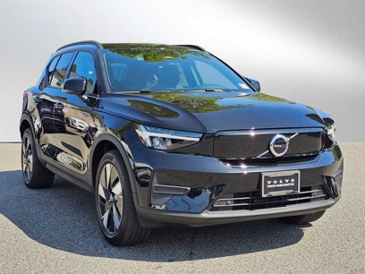 New 2025 Volvo EX40 Core w/ Climate Package
