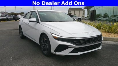 New 2025 Hyundai Elantra SEL