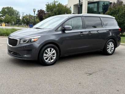 Used 2017 Kia Sedona LX w/ LX Essentials Premium Package