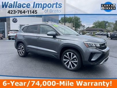 Used 2022 Volkswagen Taos SE w/ Panoramic Sunroof Package
