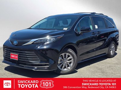 New 2025 Toyota Sienna LE