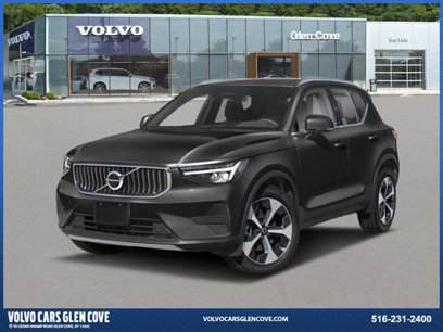 New 2025 Volvo XC40 B5 Plus w/ Protection Package Premier