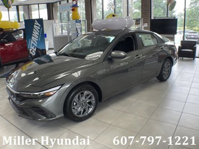 New 2025 Hyundai Elantra Blue