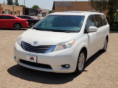 Used 2016 Toyota Sienna XLE Premium