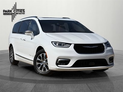Used 2024 Chrysler Pacifica Pinnacle
