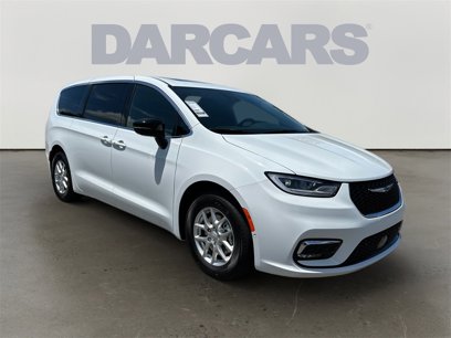 New 2026 Chrysler Pacifica Select