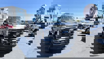 New 2025 Ford F350 Platinum w/ FX4 Off-Road Package