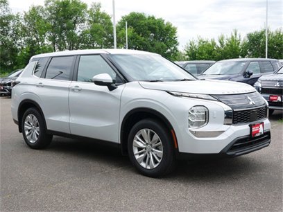 New 2025 Mitsubishi Outlander ES