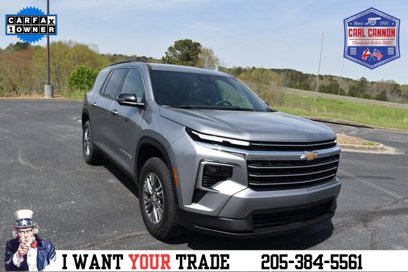 Used 2025 Chevrolet Traverse LT w/ Driver Confidence Package