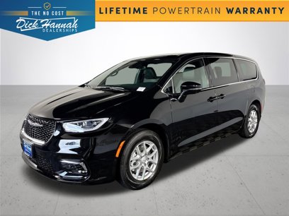 New 2026 Chrysler Pacifica Select