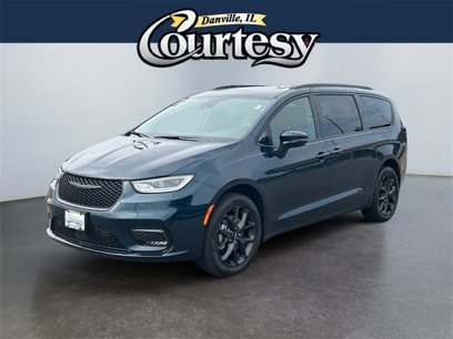 Used 2022 Chrysler Pacifica Limited w/ S Appearance Package